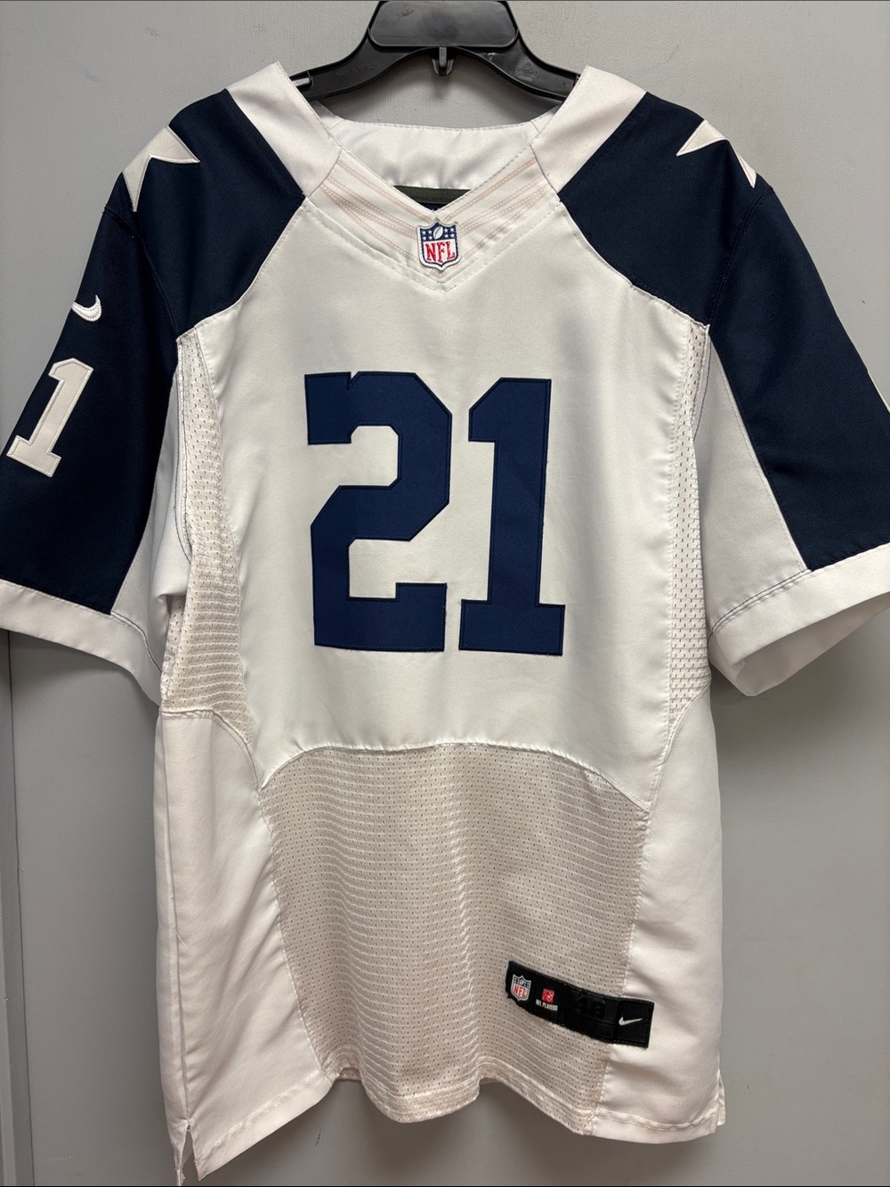Nike Dallas Cowboys Ezekiel Elliott #21 NFL Jersey White/Navy Size 48 (Adult XL)